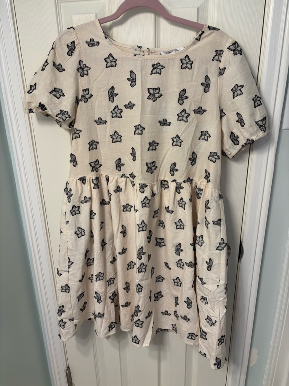 NWT Cloud Ten Cream Floral Print Short Sleeve Baby Doll Dress